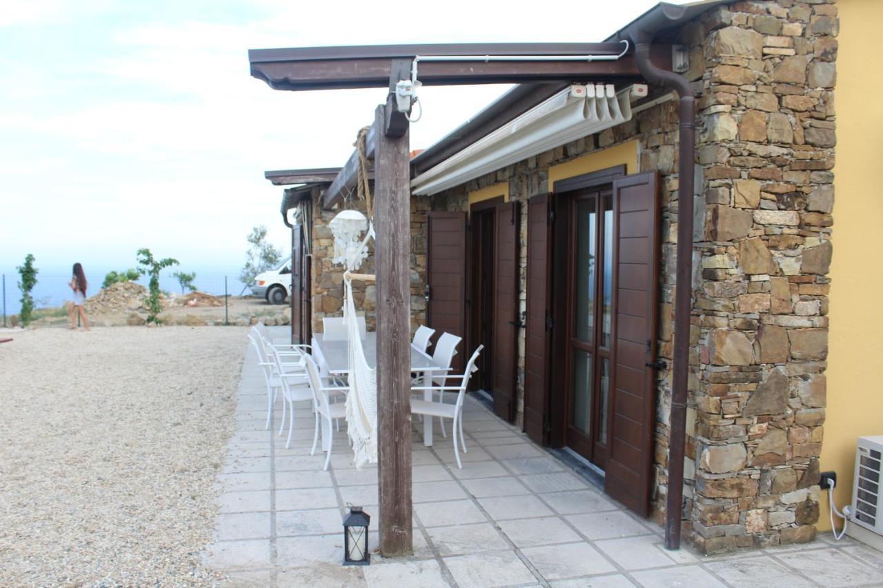 Villa Clicla - Pool, Sea,Hommock Swing And Laziness Imperia Bagian luar foto