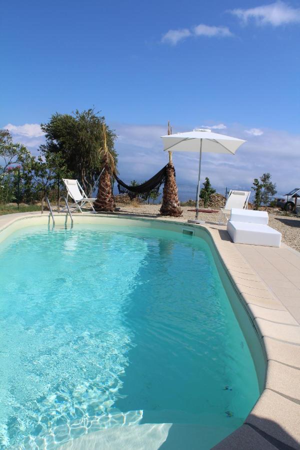 Villa Clicla - Pool, Sea,Hommock Swing And Laziness Imperia Bagian luar foto