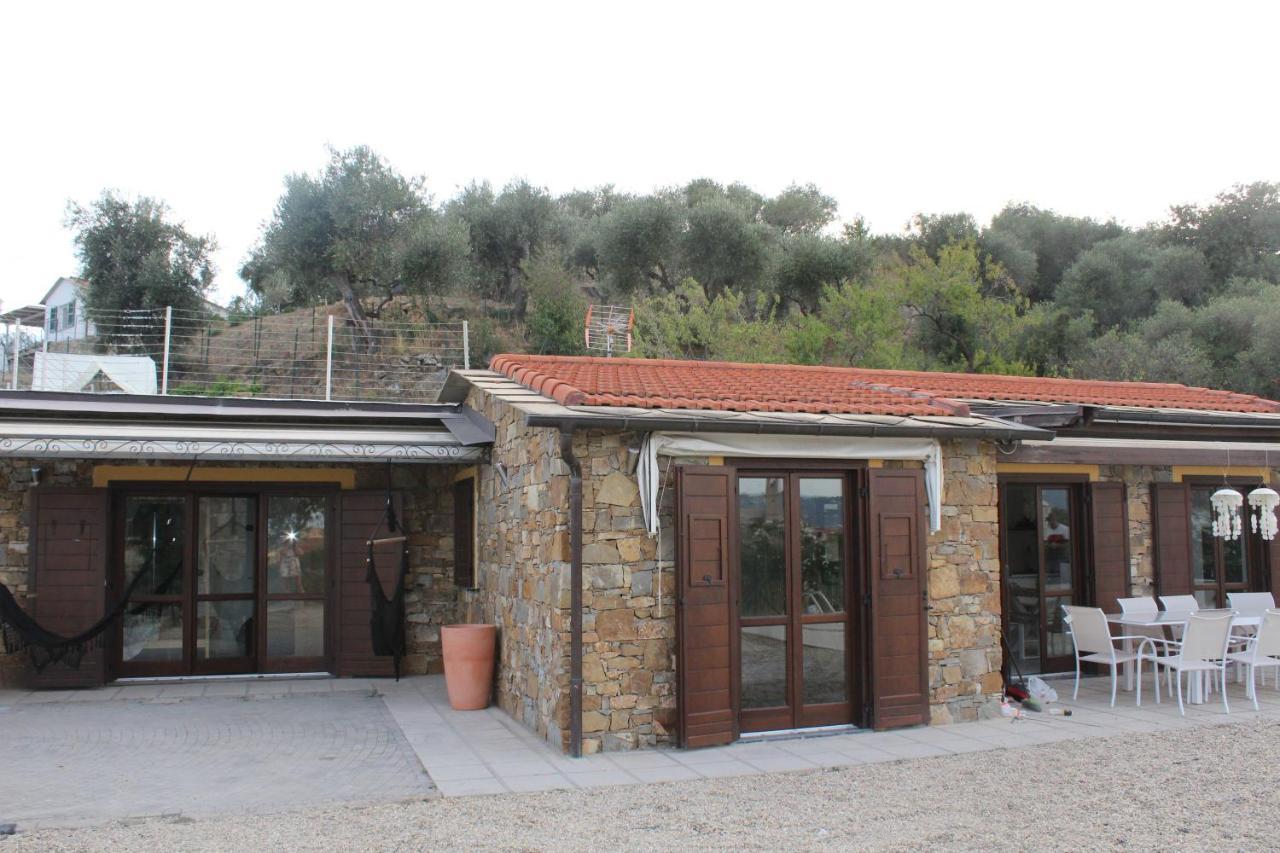 Villa Clicla - Pool, Sea,Hommock Swing And Laziness Imperia Bagian luar foto