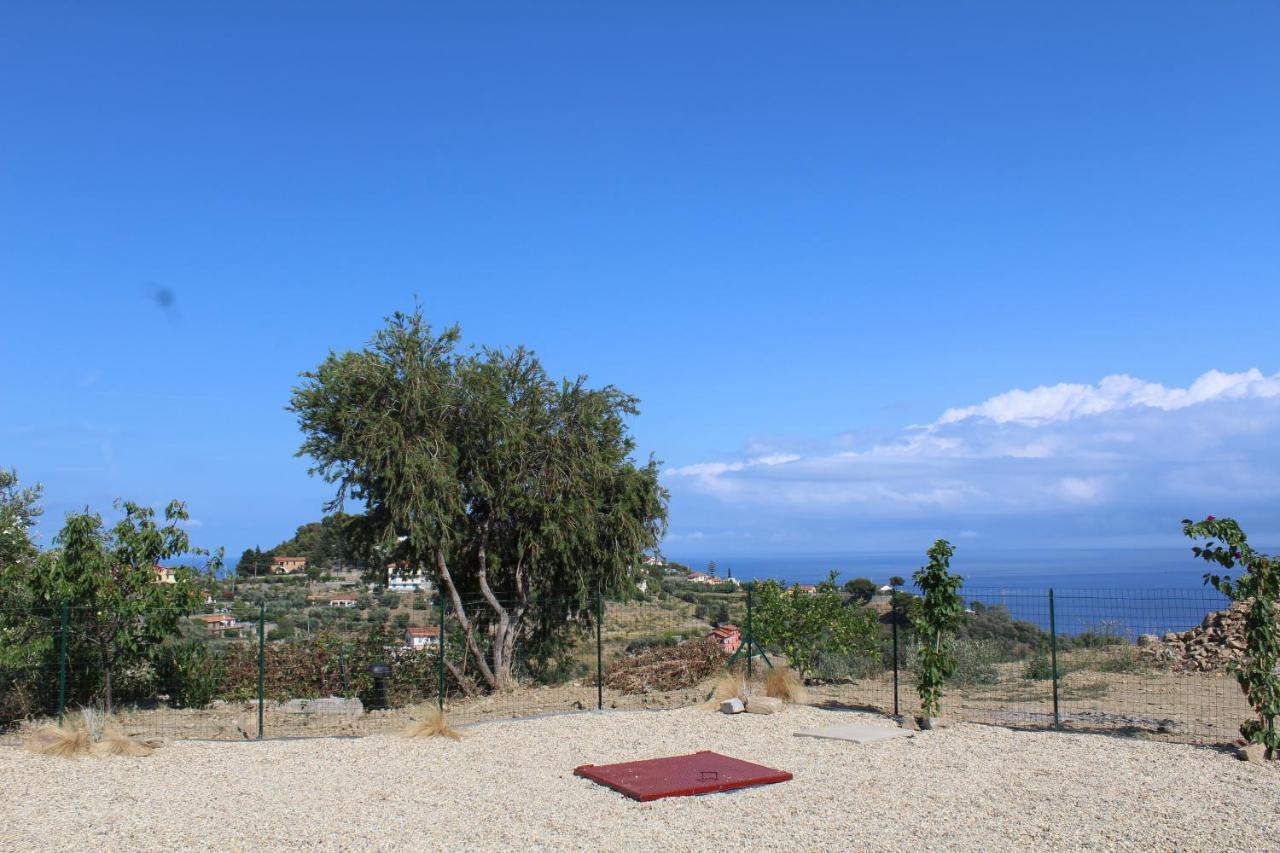 Villa Clicla - Pool, Sea,Hommock Swing And Laziness Imperia Bagian luar foto